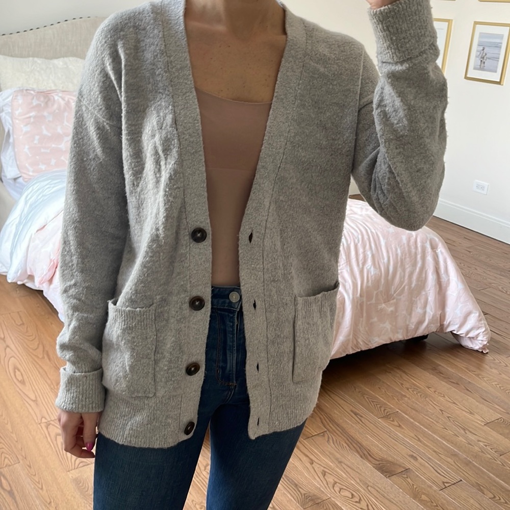 DEX - OVERSIZED LONG BUTTON DOWN CARDIGAN